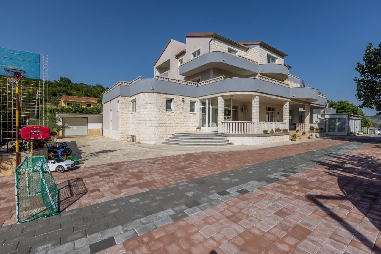 Apartments Ana Umljanovic Exterior photo